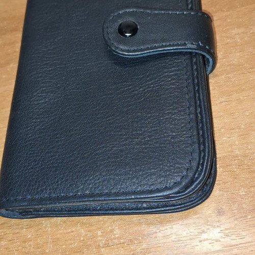 Tobacco case used in good condition