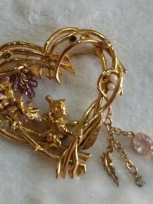 Vintage Kirk's Folly heart brooch with fairy and pearls used, gold tone