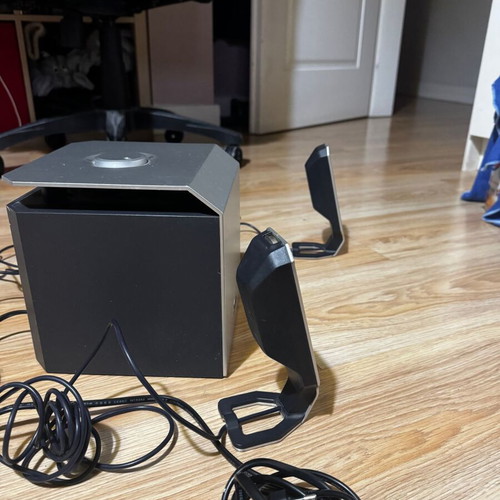 Dell Zylux Powered Subwoofer Model A525 with Speakers like new