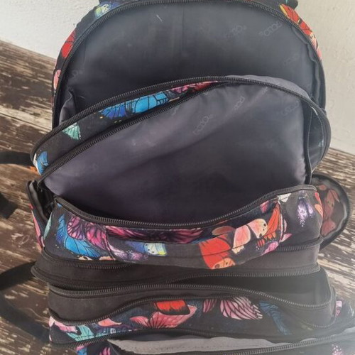 Polo school bag like new with 6 compartments