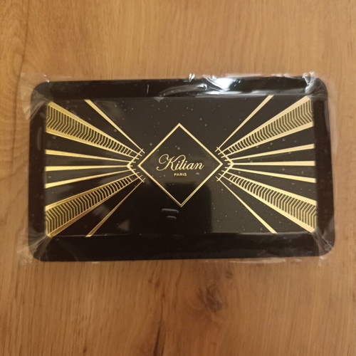 Kilian perfume case new, luxury black design with metal clasp