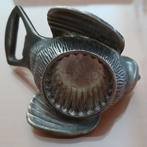 Sparrow-shaped bottle opener