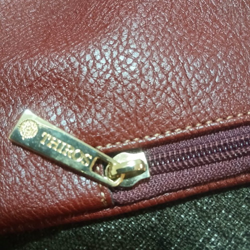 Thiros crossbody bag new, burgundy with side pocket