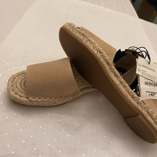 Zara leather flat sandals new, black and beige