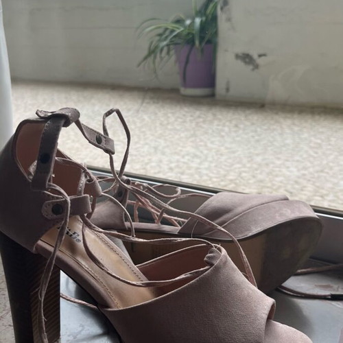 Dusty pink velvet pumps used, size 40