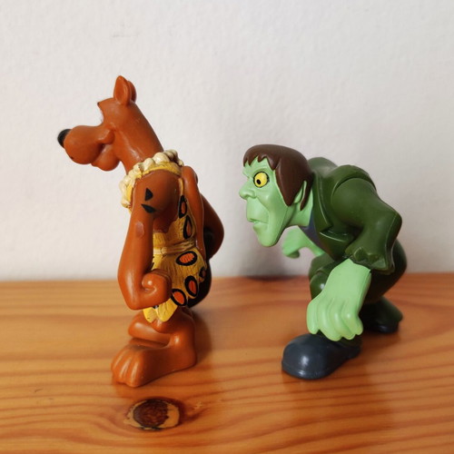 Scooby-Doo! Mystery Mates Stone Age Scooby & Creeper toy figures Hanna Barbera 2008