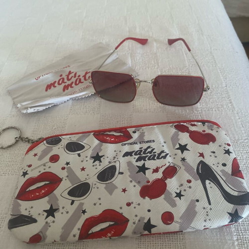 Mati Mati children's sunglasses like new with red frame