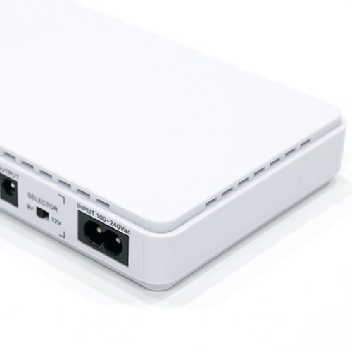 Mini UPS Lamtech 15W LAM020670 used, 12V and 9V with cables