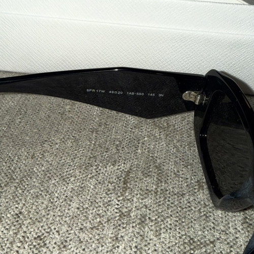 Prada sunglasses like new, black