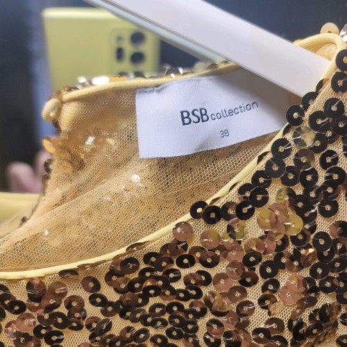 Bsb top with gold sequins like new, size M