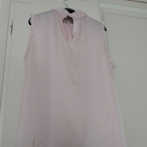 Zara baby pink sleeveless top like new with decorative feathers