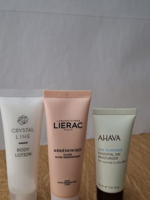 Κρέμες προσώπου Ahava 15ml και Lierac Nuit 25ml με body lotion δώρο καινούργιες