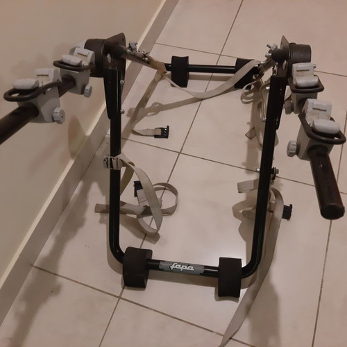 Bike rack for 2 bicycles used, regulator broken, straps need replacement