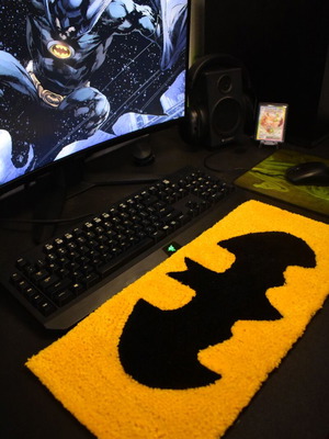 Χειροποίητο Batman Keyboard Rug καινούργιο, ακρυλικό και φυσικό μαλλί