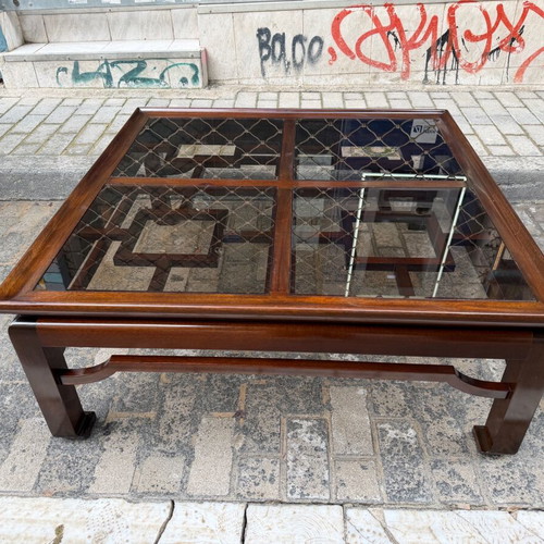 Saridis coffee table like new, size 1x1 and height 40cm