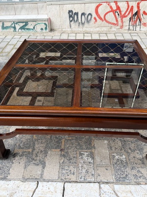 Τραπέζι σαλονιού Σαρίδης σαν καινούργιο, διαστάσεις 1x1 και ύψος 40εκ
