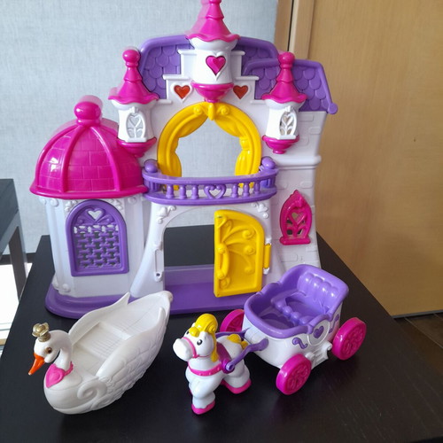 Castle/Palace used with sound, missing half door