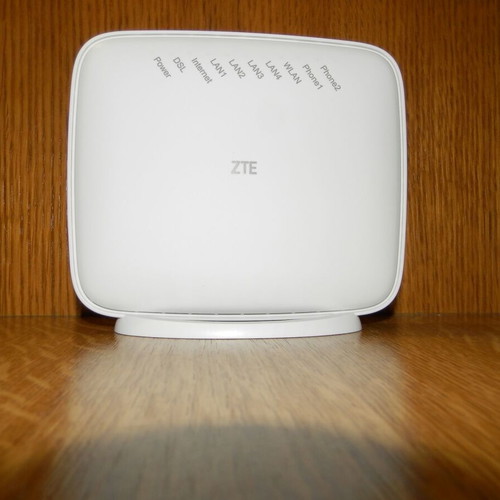Router ADSL2+ PSTN Wireless ZTE ZXHN H267N like new