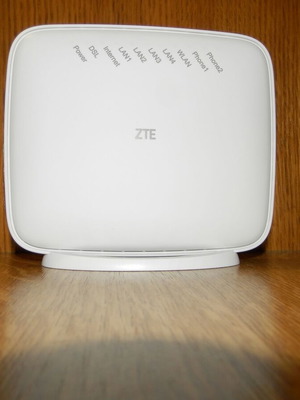 Router ADSL2+ PSTN Wireless ZTE ZXHN H267N like new