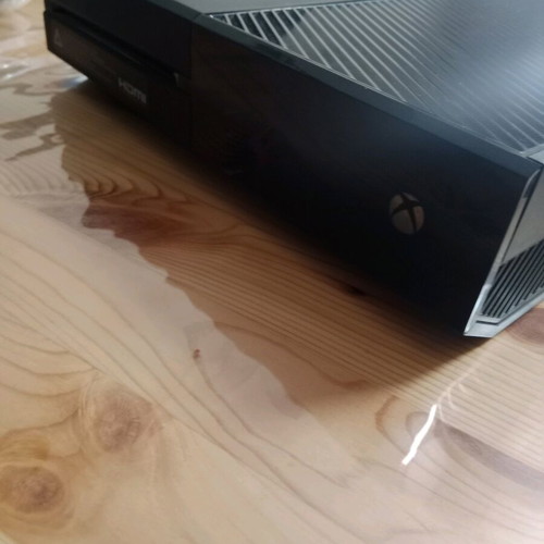 Xbox One 500GB used with one controller and GTA5
