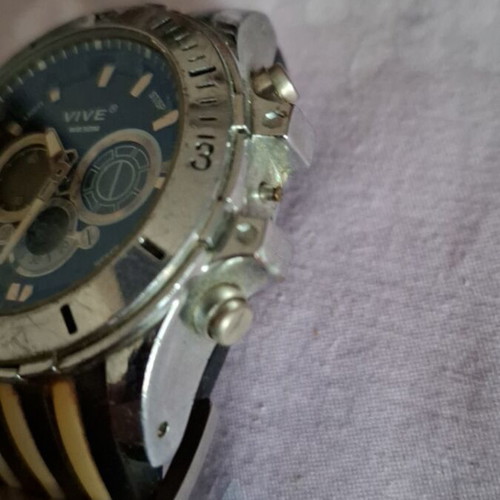 Men's wristwatches used with 5 bracelets and one gift