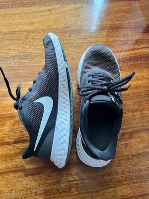 Nike sports shoes size 38.5 like new