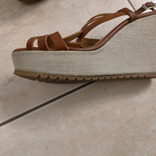 Leather platform shoes tan size 40 new, brand Saks