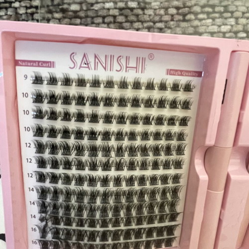 Sanishi Eyelash Set like new with tweezers and various sizes