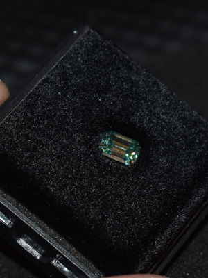 Moissanite 1.0 Carat Lab-Created with Certificate New