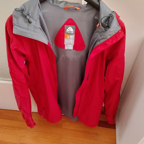Nike ACG Waterproof Jacket size S like new, red