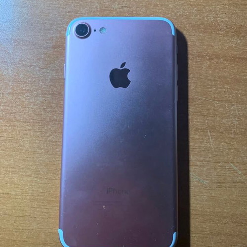 Apple iPhone 7 rose with gift cable and case