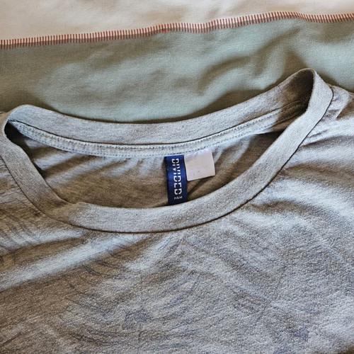 Divided H&M grey men's T-shirt XL/XXL with subtle pattern
