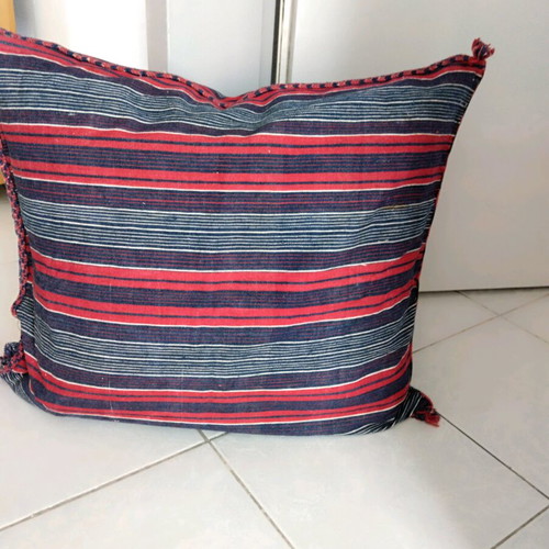Cotton woven pillow like new, 62x57 cm
