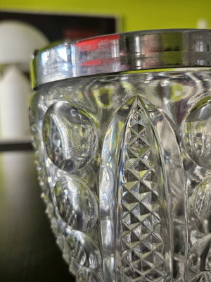 Crystal bar set like new for drinks, ice, nuts, and shaker