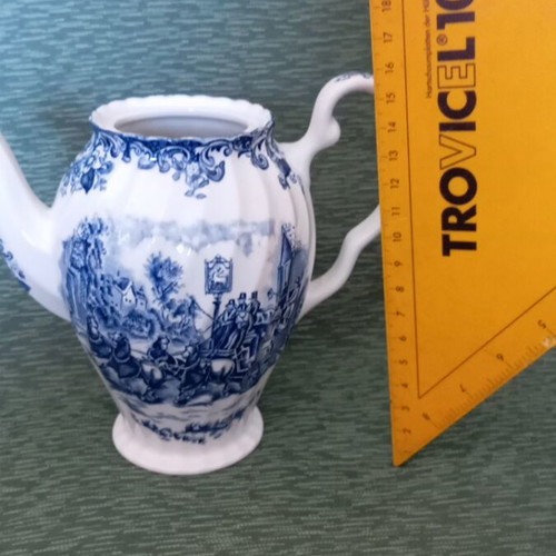 Vintage English teapot without lid, like new