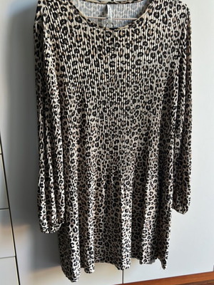 Stradivarius mini dress animal print L new