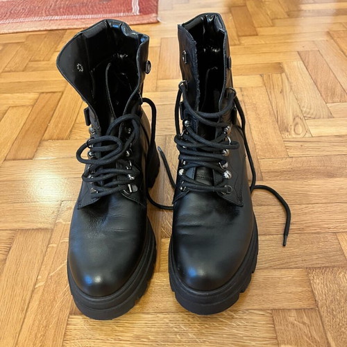 Sisley leather boots like new, black, size 38