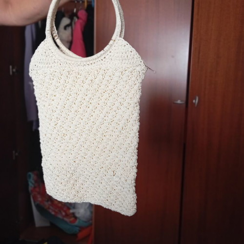 Knitted handbag like new, white and beige