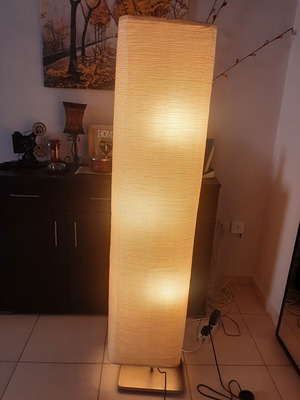 Floor lamp like new, 1.47m height with metal base