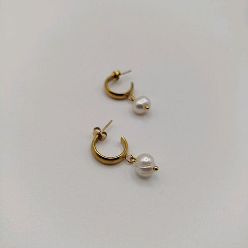 Handmade earrings new from pearl and stainless steel