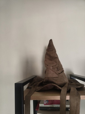 Harry Potter bundle with Sorting Hat, 24 LED candles and 2 wands like new