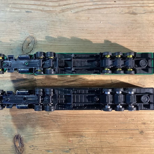 MACK trucks 1/87 like new, set of two