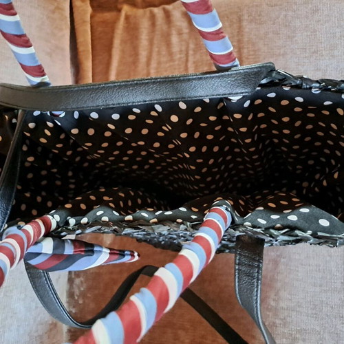 Gioseppo shoulder/hand bag like new, black with blue lining