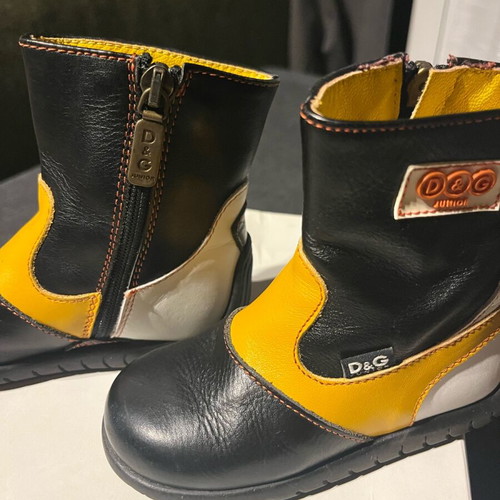 Dolce & Gabbana leather baby boots like new No23