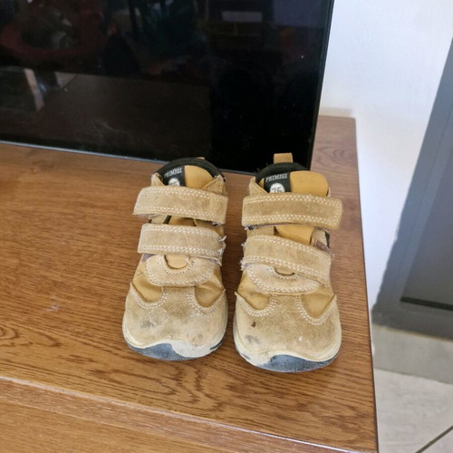 Primigi children's boots size 24 beige like new