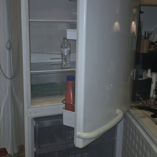 Bosch refrigerator like new in excellent condition