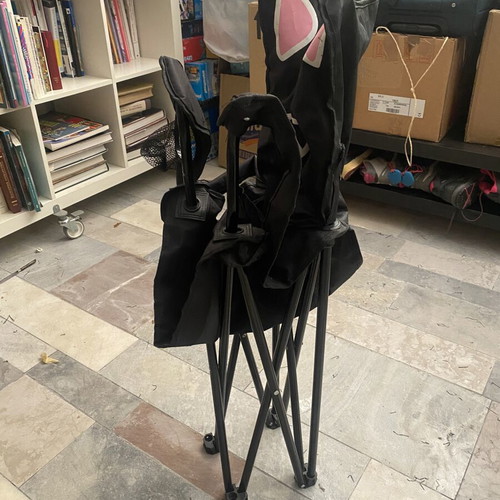 Folding Beach Chair like new, child design, adult size