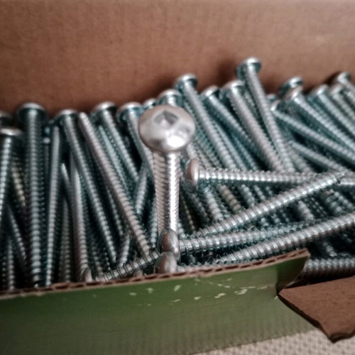 Screws with square head new, box 65cm