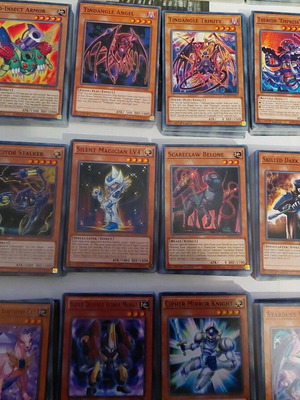 Yu-Gi-Oh cards bulk pack 300 like new