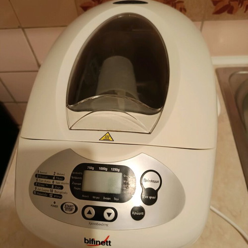 Bread maker like new for bread, cake, and jam